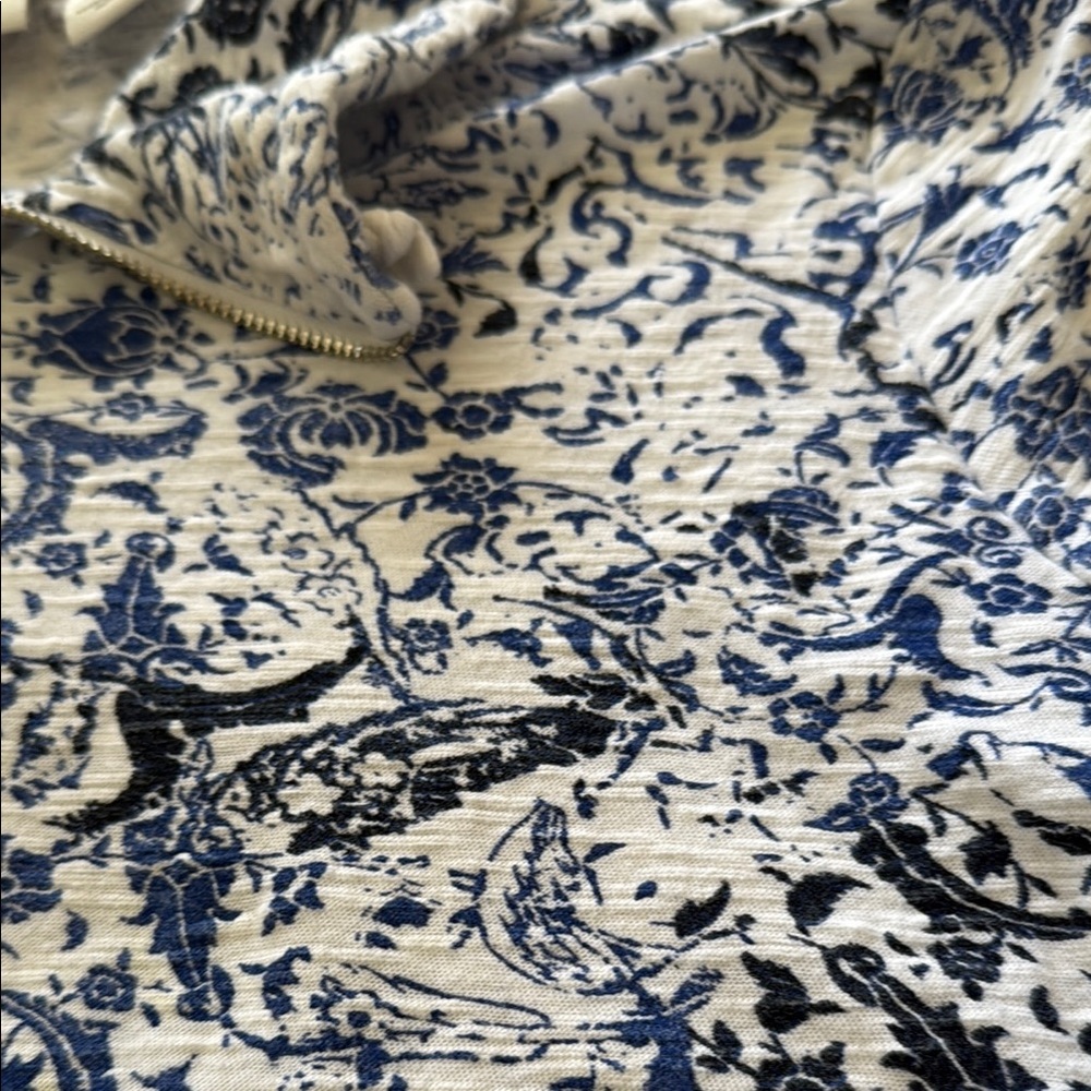 Chico's Blue and White Patterned Top - Picture 7 of 8